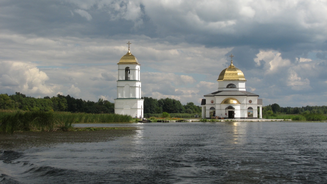 Панорами Дніпра. З прогулянкою на катері та рибним пікніком