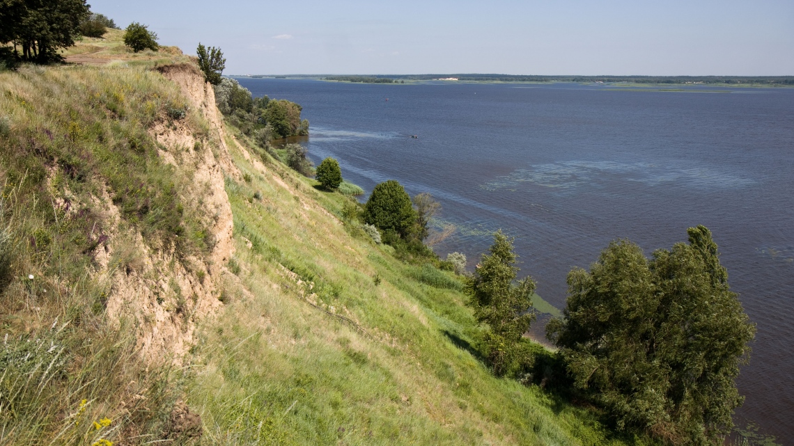 Панорами Дніпра. З прогулянкою на катері та рибним пікніком