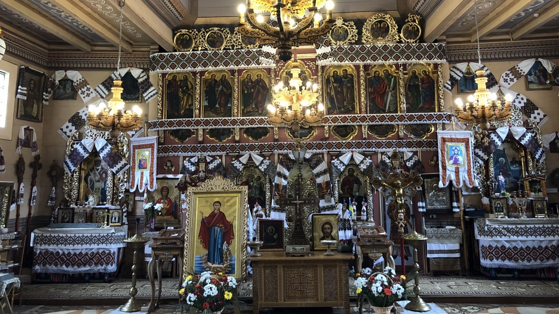 У Карпати за крокусами