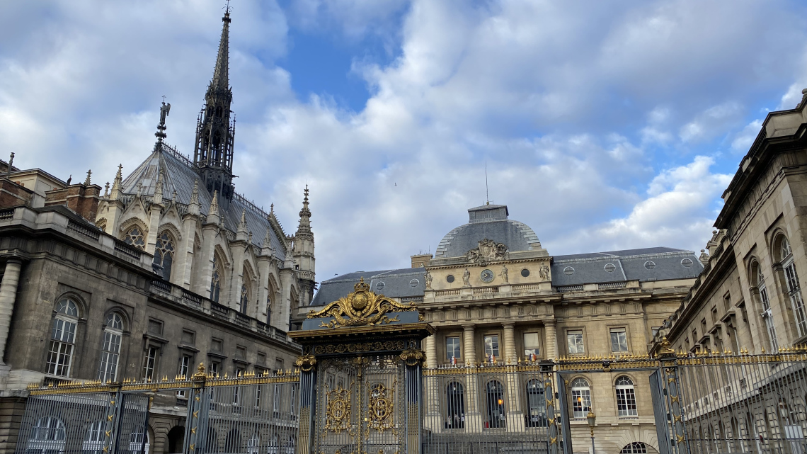 Париж та його український профіль. Авіатур