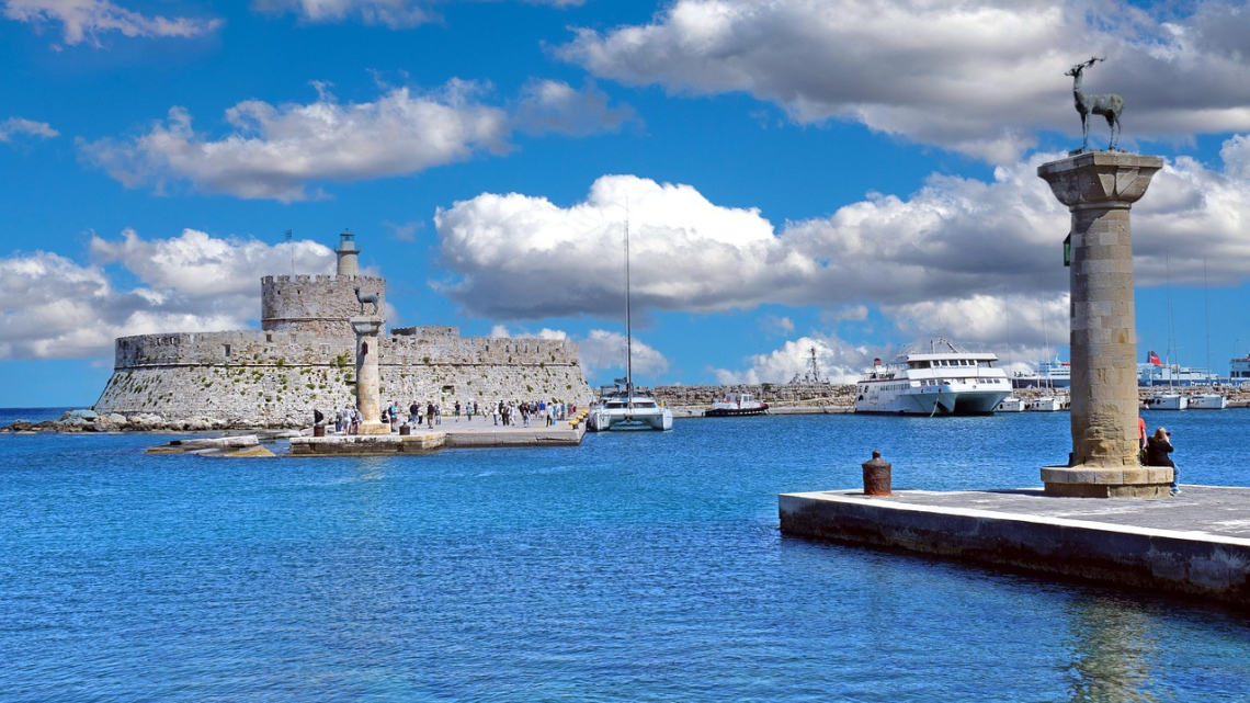 Круїз грецькими островами на лайнері Costa Fortuna у супроводі представника Феєрії