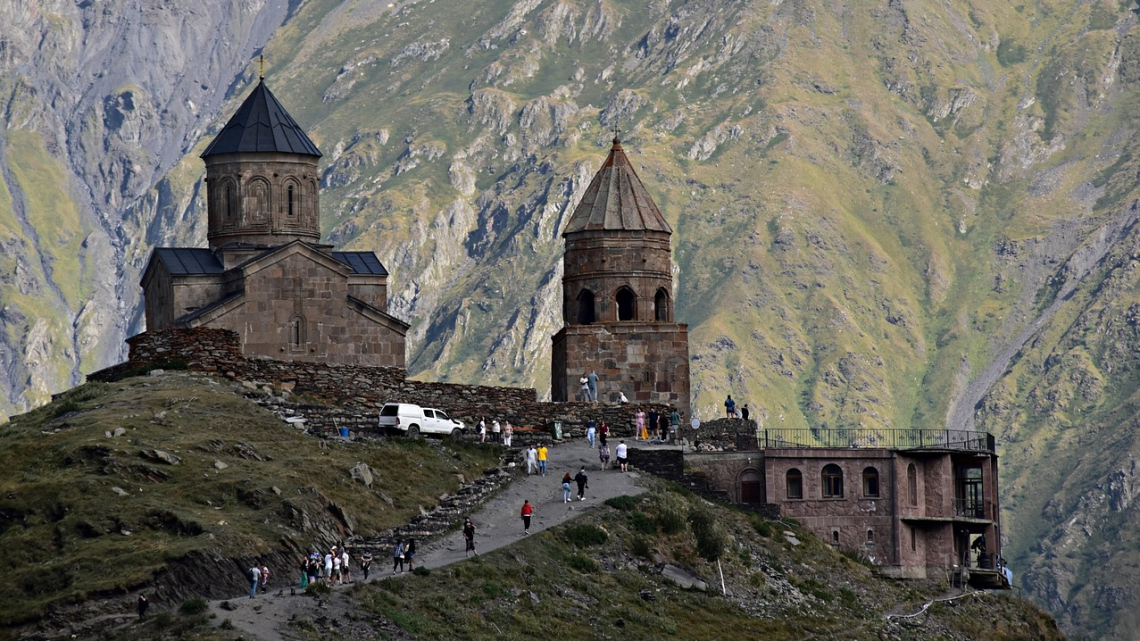 Грузинські канікули: атмосферний Тбілісі, величні гори Казбегі та винна Кахетія