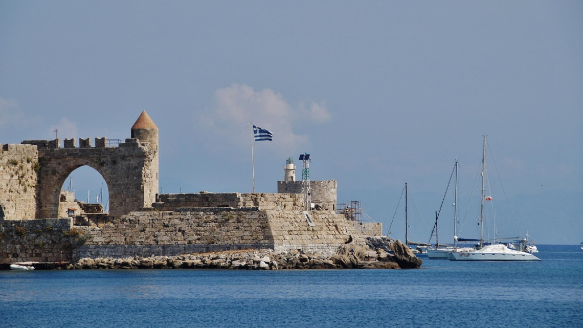 Круїз грецькими островами на лайнері Costa Fortuna у супроводі представника Феєрії