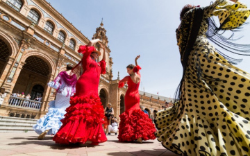 До дня народження Феєрії! Сонячна Андалусія на початку весни - 5 місць з подарунками