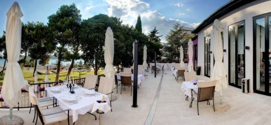 HOTEL ADRIATIC 3*. Биоград-на-мору