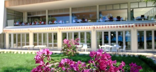 CRVENA LUKA HOTEL & RESORT 4*.  Біоград-на-Мору
