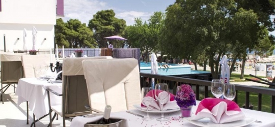 HOTEL ADRIATIC 3*. Биоград-на-мору