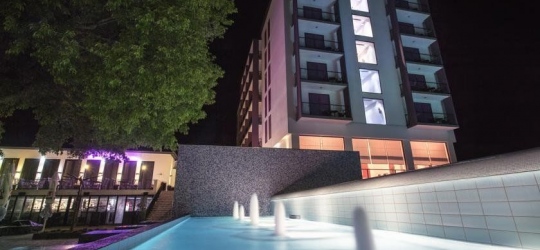 HOTEL ADRIATIC 3*. Биоград-на-мору