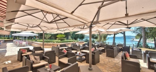 CRVENA LUKA HOTEL & RESORT 4*.  Біоград-на-Мору