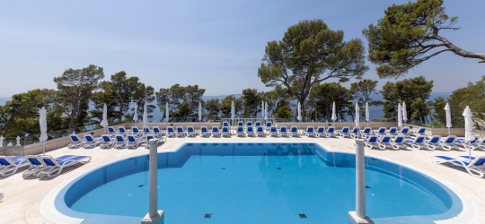 Hotel Sentido Berulia 5*/Bluesun Berulia Beach 4*. Брела