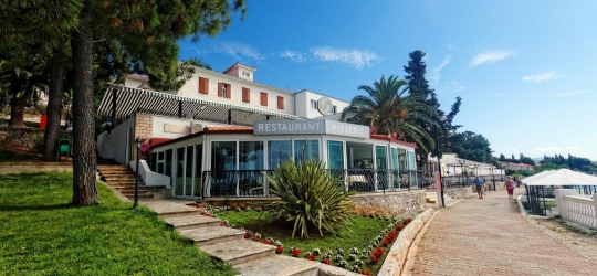 TN Jadran Hotel 3*. Трогір