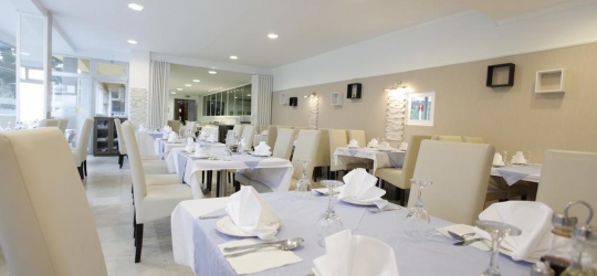 HOTEL BONACA 3*. Курорт Макарска
