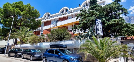 HOTEL BONACA 3*. Курорт Макарска