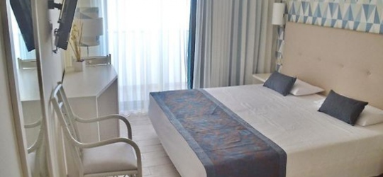 Ouril Hotel Julia 3*, Сал