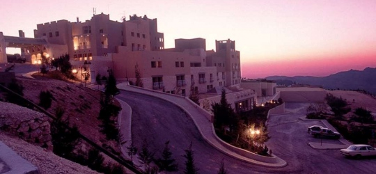 Mövenpick Nabatean Castle Hotel 5* Вади-Муса