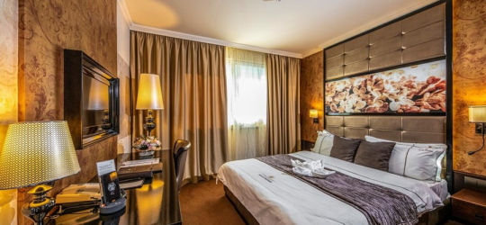 Hotel Delibab  4*